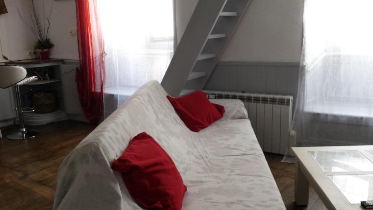 Coquet Studio En Mezzanine Nuit Pour 2 Personnes Сен-Жірон Екстер'єр фото